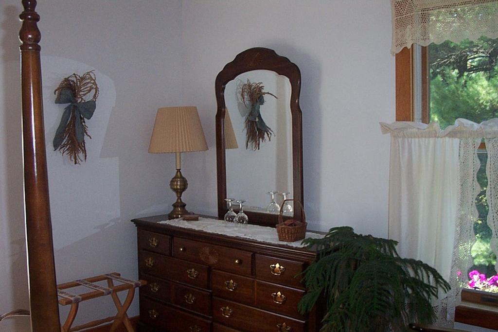 Chesapeake Inn Of Lenox Quarto foto